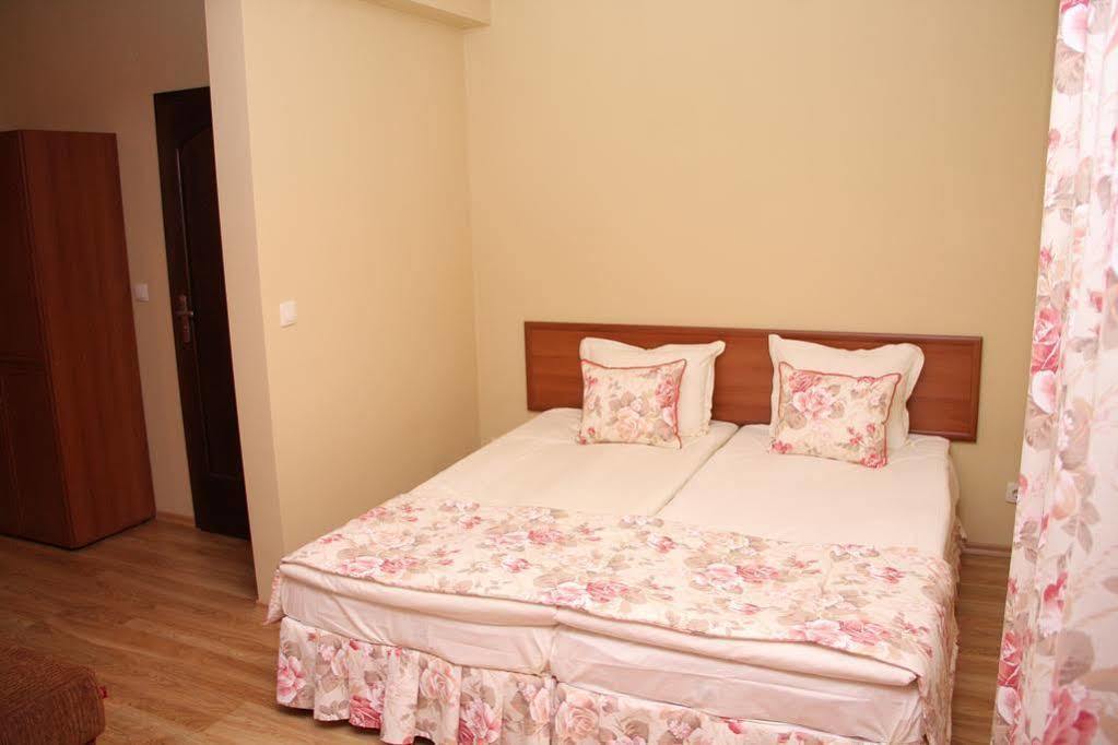 Guest House Stelia เวลินกราด ภายนอก รูปภาพ